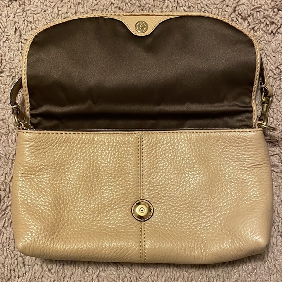 Small beige coach wallet clutch. - Picture 2 of 9